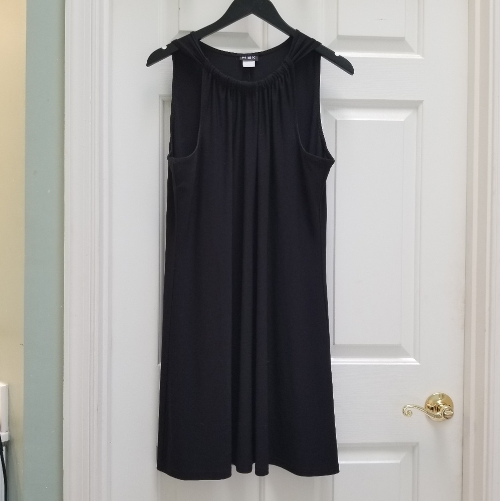 Perfect little black dress!
